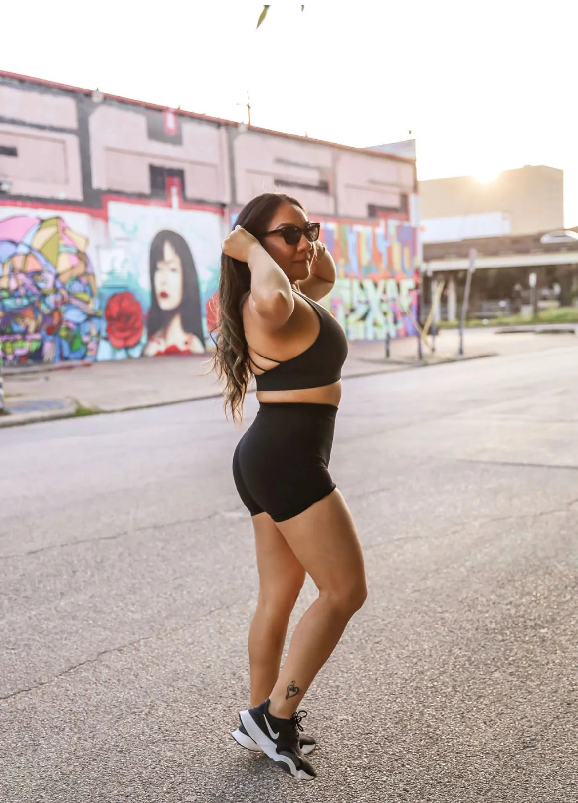 Onyx scrunch shorts